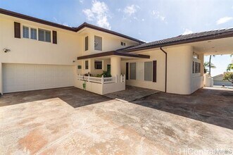 824 Ikena Cir in Honolulu, HI - Building Photo - Building Photo