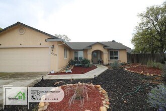 22107 Table Mountain Pl in Cottonwood, CA - Building Photo - Building Photo