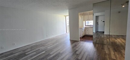 17011 N Bay Rd in Sunny Isles Beach, FL - Building Photo - Building Photo
