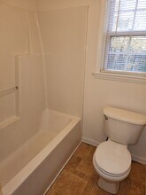 860 Darby St in Raleigh, NC - Building Photo - Building Photo