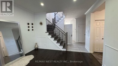 301 Freure Dr in Cambridge, ON - Building Photo - Building Photo