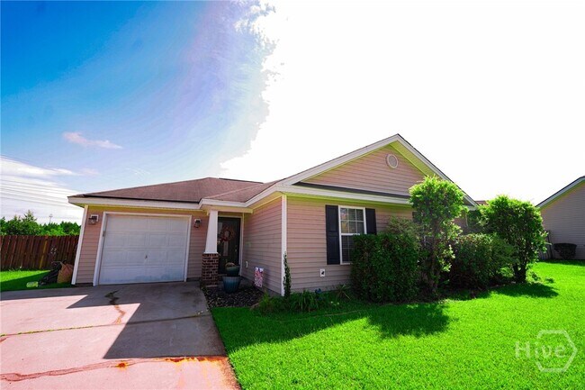 170 Willow Oak Dr in Richmond Hill, GA - Building Photo - Building Photo