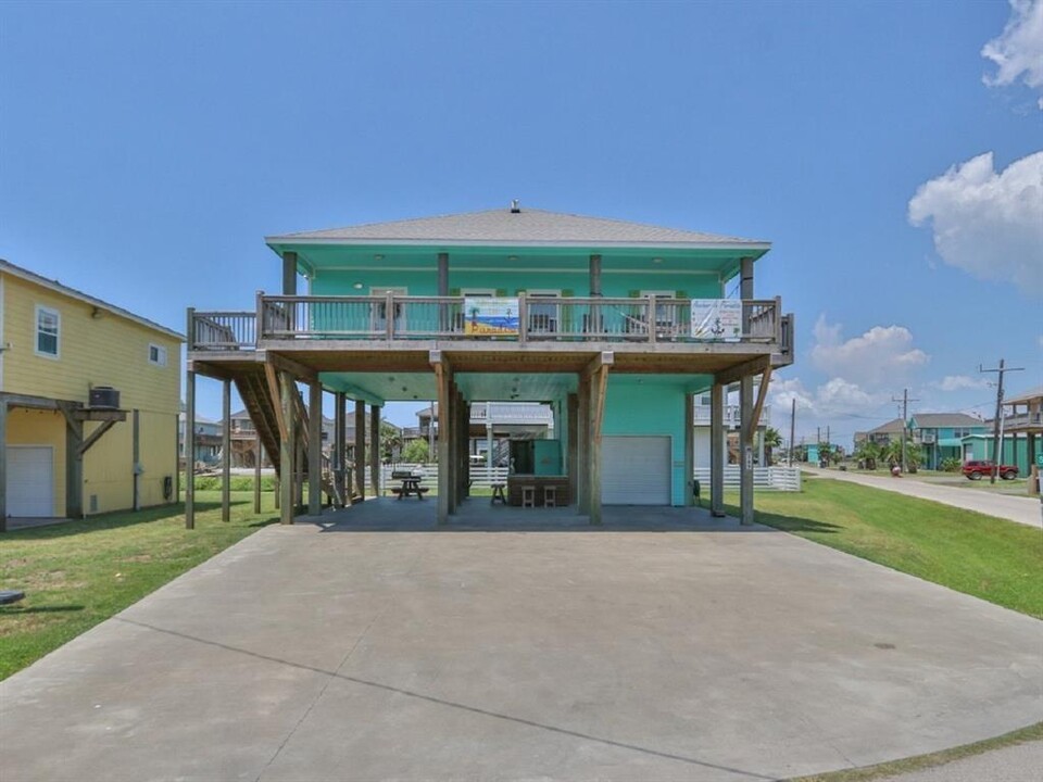 987 Surf Rd in Galveston, TX - Building Photo