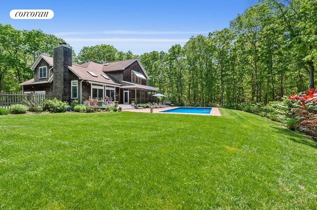 21 Cove Neck Ln