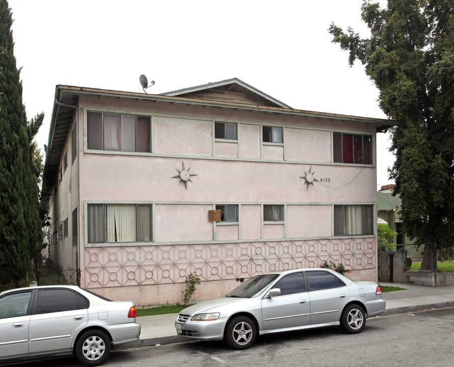 6132 Middleton St in Huntington Park, CA - Building Photo