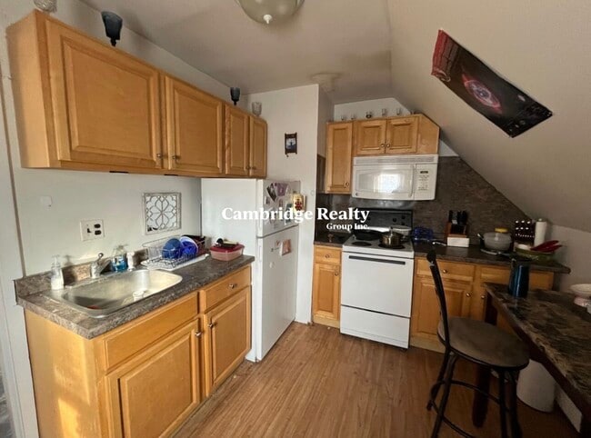 45 Gardena St, Unit 3M