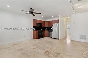 1872 NE 46th St-Unit -D7 in Fort Lauderdale, FL - Foto de edificio