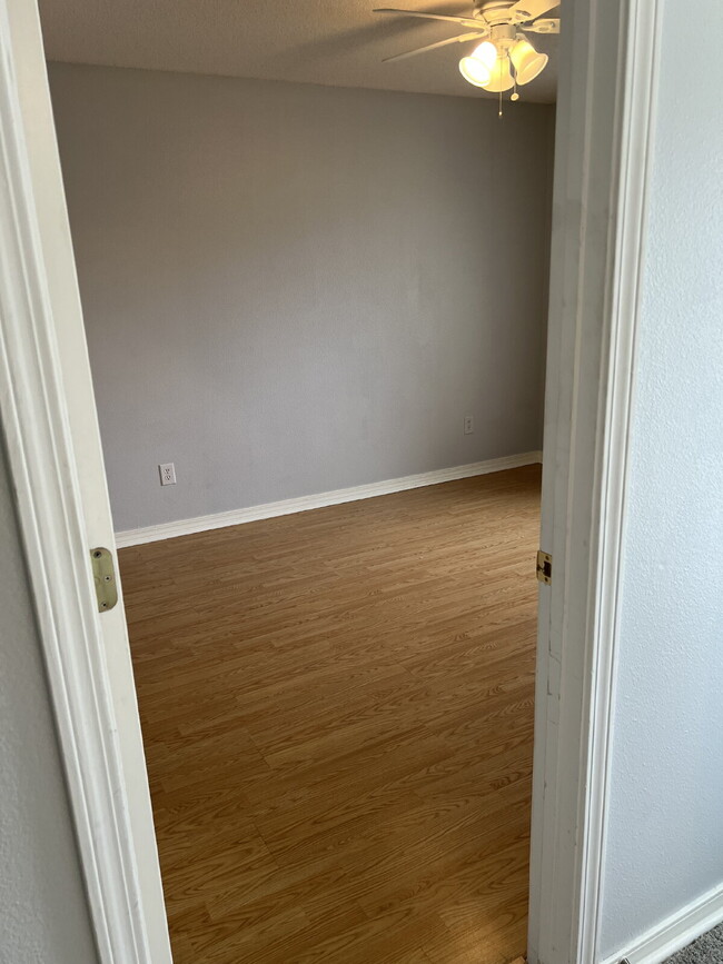 7341 Peterson Ln in Pensacola, FL - Foto de edificio - Building Photo