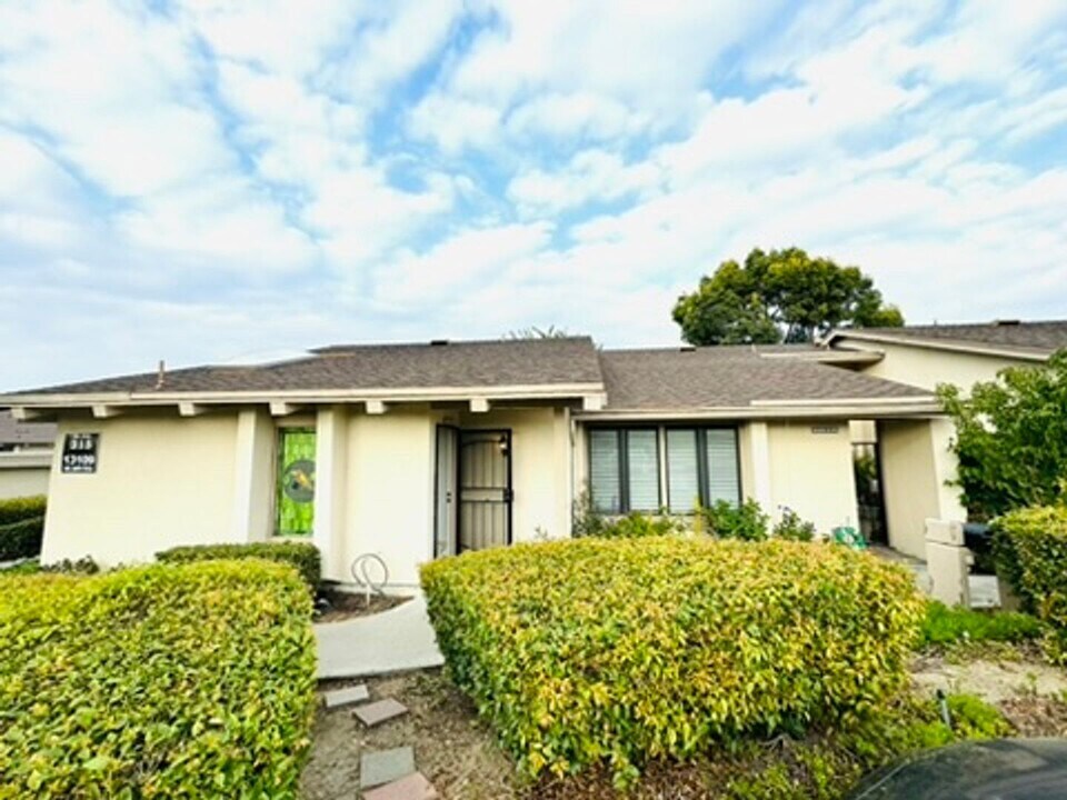 13109 Avenida Santa Tecla-Unit -1 in La Mirada, CA - Building Photo
