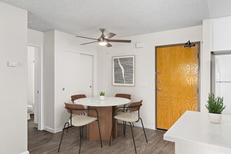 The Plaza Apartments in San Diego, CA - Building Photo - Building Photo