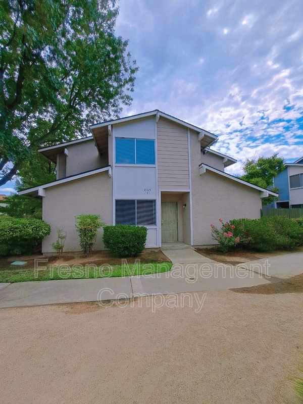 4765 N Cedar Ave in Fresno, CA - Building Photo - Building Photo