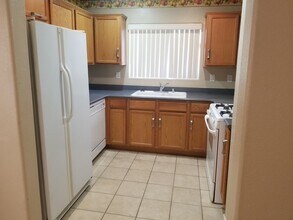 4040 Emerald Wood St in Las Vegas, NV - Building Photo - Building Photo