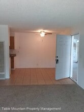 2364 Las Plumas Ave in Oroville, CA - Building Photo - Building Photo