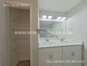 1002 Valley Rd in Crestview, FL - Building Photo - Building Photo