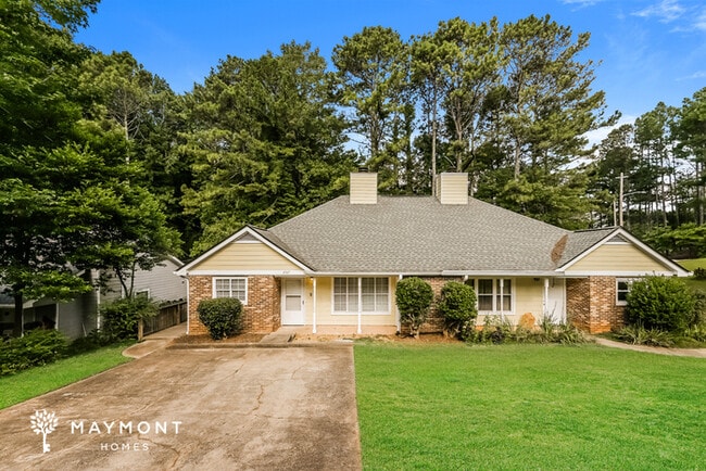 property at 4947 Farmstead Ct NE