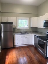 823 E Henry St in Savannah, GA - Building Photo - Building Photo
