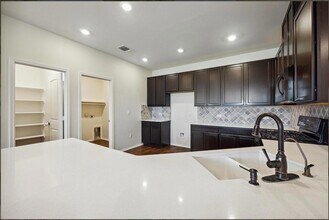 705 Vaughn St in Georgetown, TX - Building Photo - Building Photo