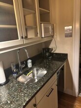 100 Charles St, Unit 1 in Boston, MA - Foto de edificio - Building Photo