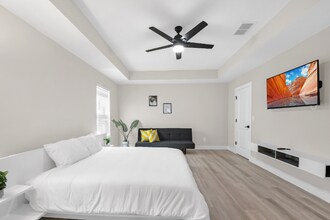68 W Esther St in Orlando, FL - Building Photo - Building Photo