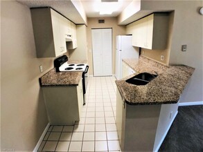 13515 Eagle Ridge Dr-Unit -524 in Ft. Myers, FL - Building Photo - Building Photo