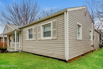 9732 Sue Helen Dr in Louisville, KY - Building Photo - Building Photo