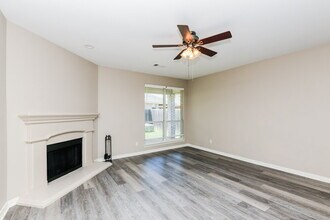 10505 Big Oak Dr in Fort Worth, TX - Building Photo - Building Photo