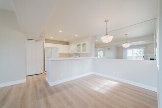 7001 Ballena Way in Carlsbad, CA - Building Photo - Building Photo