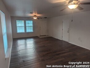 9106 Dublin Green in San Antonio, TX - Building Photo - Building Photo