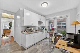 805 Washington St in Brookline, MA - Building Photo - Building Photo