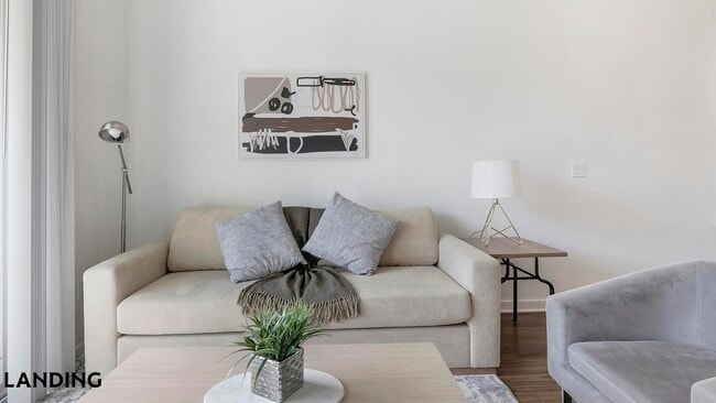 515 Corso Ln, Unit 867