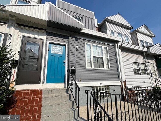 property at 1211 S Edgewood St