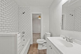 4407 Wayne Ave in Kansas City, MO - Building Photo - Building Photo
