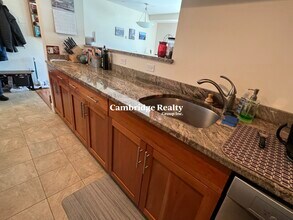 377 Summer St, Unit 3 in Somerville, MA - Building Photo - Building Photo