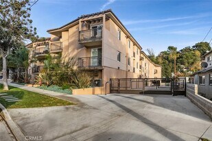 1941 Waltonia Dr, Unit 205 in Montrose, CA - Building Photo