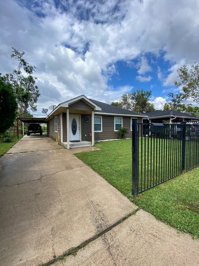 10309 Chadwick St in Houston, TX - Foto de edificio - Building Photo