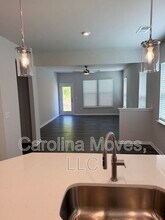 11 Limestone Wy in Greenville, SC - Building Photo - Building Photo