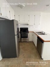 3835 Sterling Pointe Dr in Winterville, NC - Building Photo - Building Photo