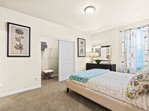 Overlook Park in Vancouver, WA - Foto de edificio - Building Photo