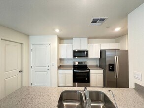 5013 Chapin Mesa Ave in Enterprise, NV - Building Photo - Building Photo