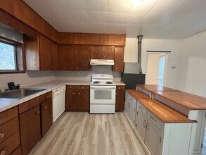 301 N Dennis St in Ellensburg, WA - Building Photo - Building Photo