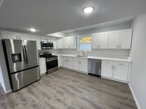 96 Collis St in West Haven, CT - Building Photo - Building Photo