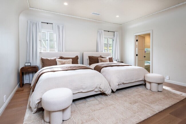 8900 Wilshire Blvd-Unit -ID1042983P in Beverly Hills, CA - Building Photo - Building Photo