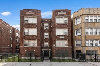 7120 S East End Chicago, IL 60649 in Chicago, IL - Foto de edificio - Building Photo