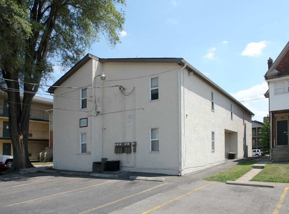 50 Chittenden Ave in Columbus, OH - Foto de edificio