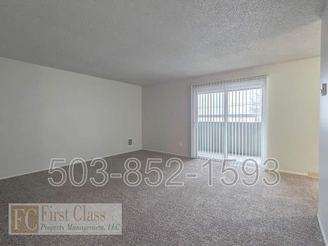 1402 NE 186th Ave in Portland, OR - Building Photo - Building Photo