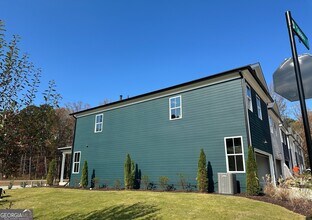 10 Spiera Way in Auburn, GA - Building Photo - Building Photo