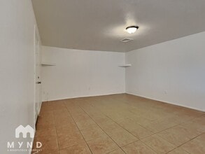 6033 W Vernon Ave in Phoenix, AZ - Building Photo - Building Photo