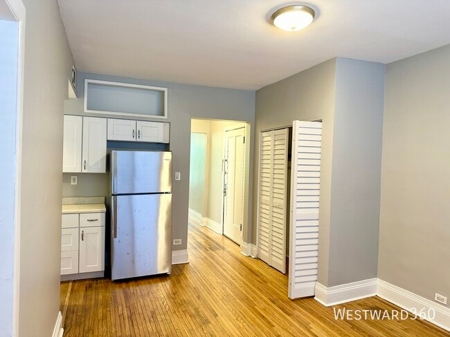 1769 W Greenleaf Ave in Chicago, IL - Building Photo - Building Photo