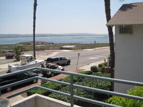 3862 Lamont St in San Diego, CA - Building Photo - Building Photo