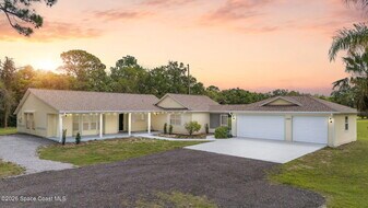 5325 Country Ln in Merritt Island, FL - Building Photo